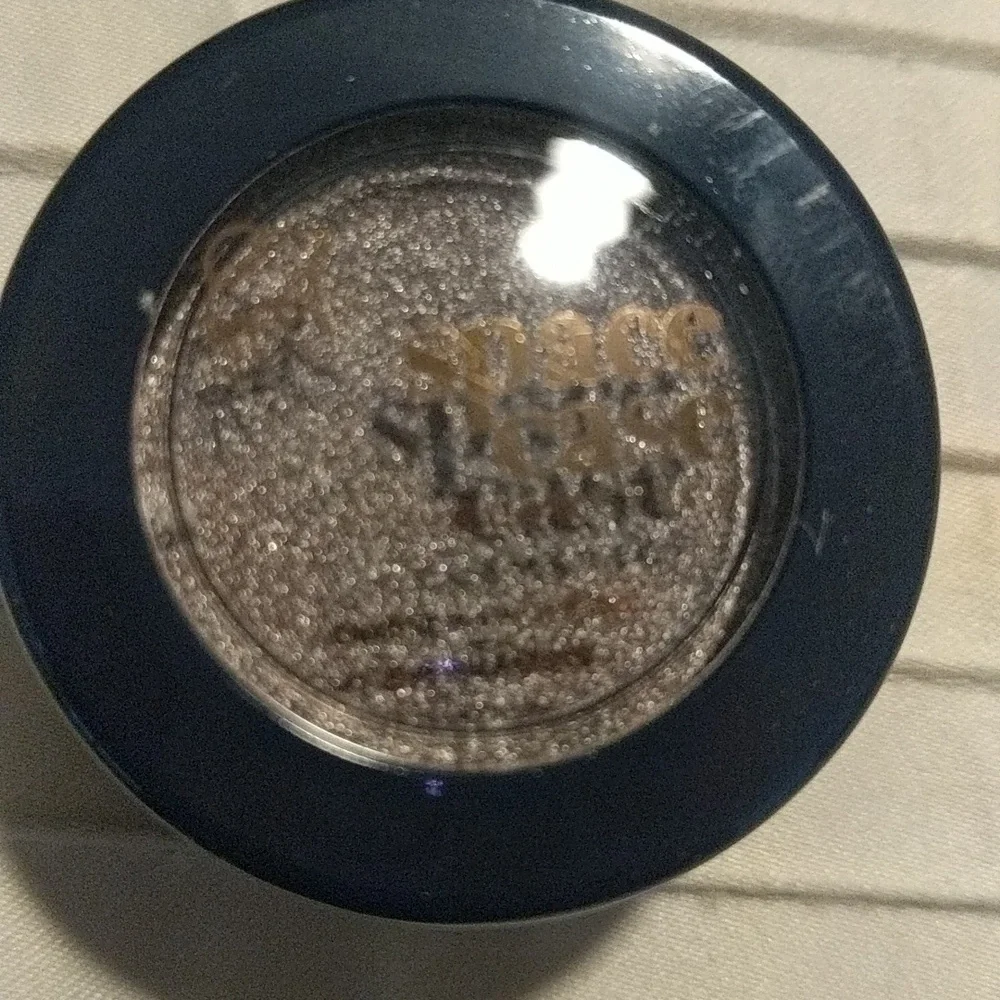 SPACE CASE Eyeshadow
